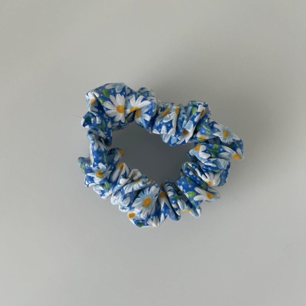 Floral Daisy Blue Scrunchie