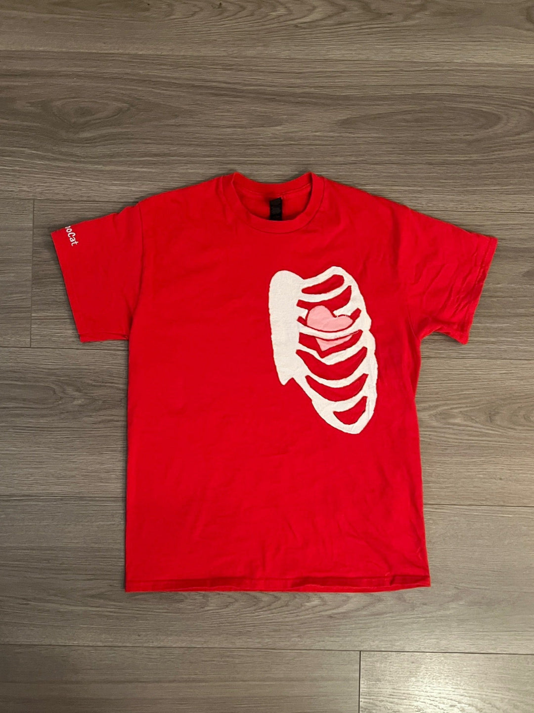 Medium Red Distressed Rib Heart Shirt